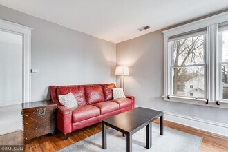 1113 26th Ave NE, Unit 2 in Minneapolis, MN - Foto de edificio - Building Photo