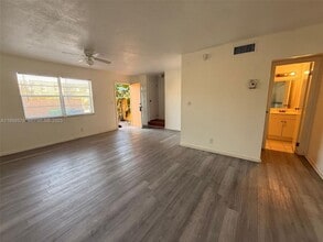 5970 NW 28th St in Sunrise, FL - Building Photo - Building Photo