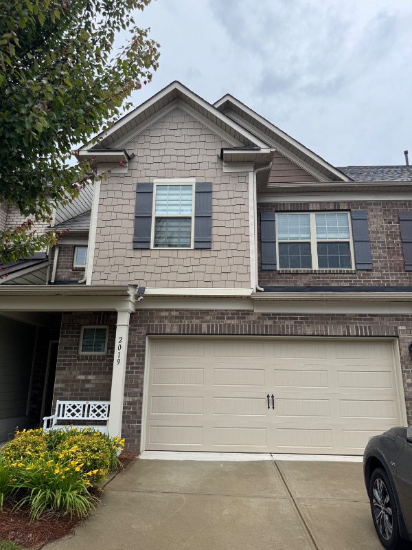 property at 2019 Auburn Leaf Ct