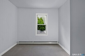 25 Cove Ave-Unit -1 in Norwalk, CT - Building Photo - Building Photo