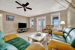 72 Gulf Blvd in Indian Rocks Beach, FL - Building Photo