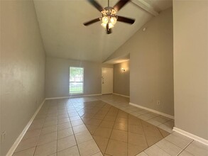 711 Stonewall Dr in Richmond, TX - Building Photo - Building Photo