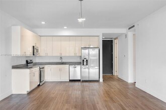 3265 Bird Ave in Miami, FL - Building Photo - Building Photo