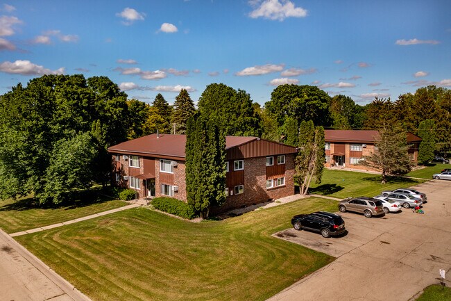 Berlin Apartments in Berlin, WI - Foto de edificio - Building Photo