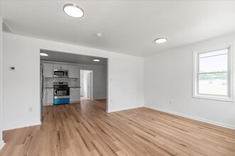 1806 Sussex St in Richmond, VA - Foto de edificio - Building Photo