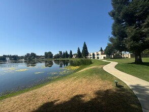 14500 Las Palmas Dr in Bakersfield, CA - Building Photo - Building Photo