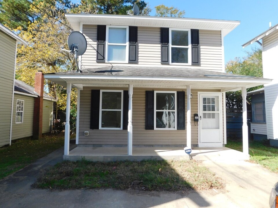305 S Dyer St in Elizabeth City, NC - Building Photo