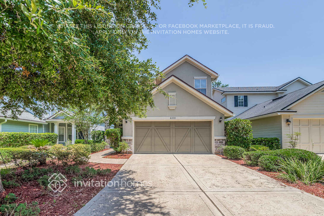 6209 Devonhurst Dr in Jacksonville, FL - Building Photo