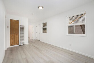 1710 Stanton St in Alameda, CA - Building Photo - Building Photo
