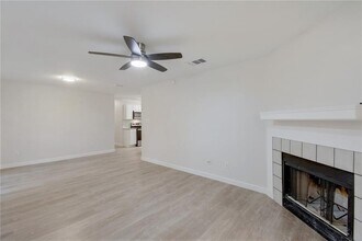 15209 Sun-Bird Ln in Austin, TX - Building Photo - Building Photo