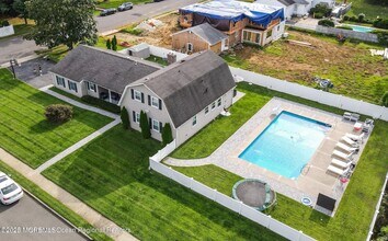 9 Harbor Ct in West Long Branch, NJ - Building Photo - Building Photo