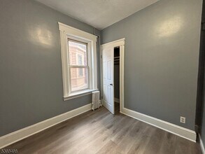 524 E Jersey St in Elizabeth, NJ - Building Photo - Building Photo