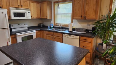 3037 Venice Ln NW in Rochester, MN - Building Photo - Building Photo