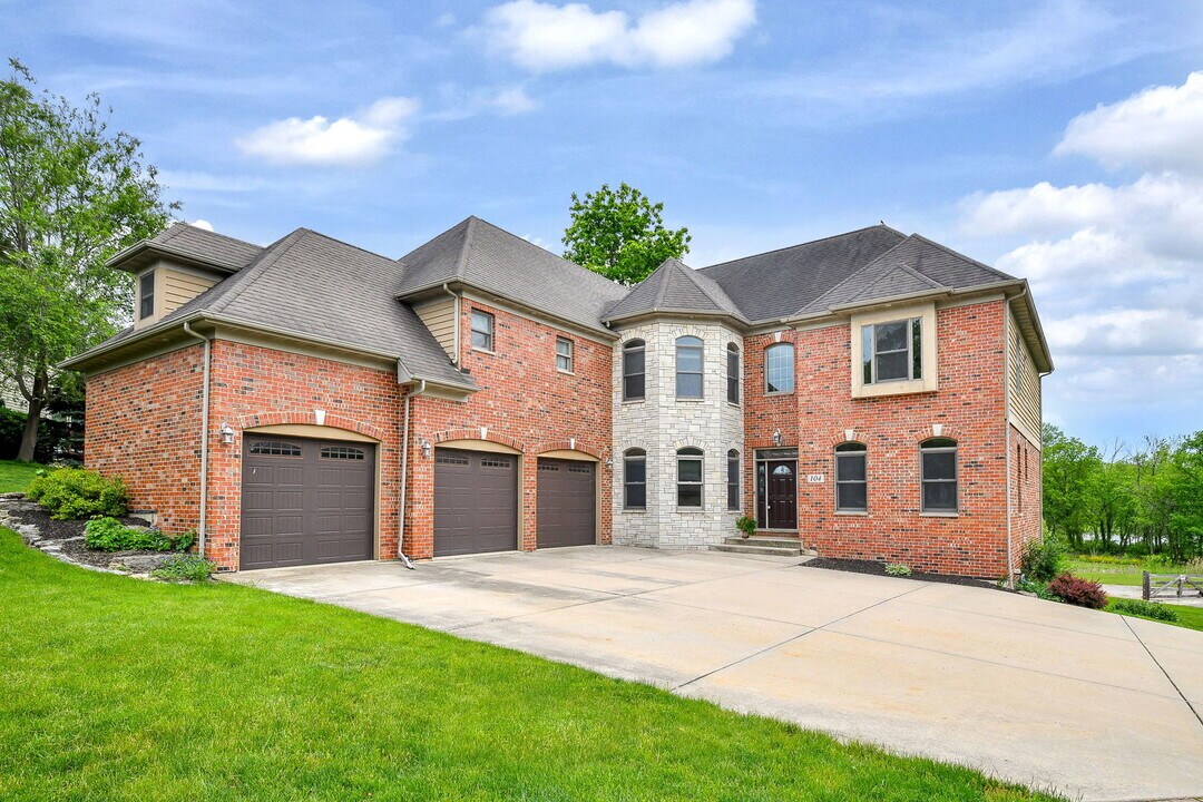 104 Bruell St in Yorkville, IL - Building Photo