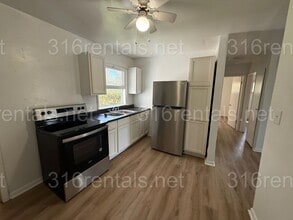 318 S Lamar Ave in Haysville, KS - Building Photo - Building Photo