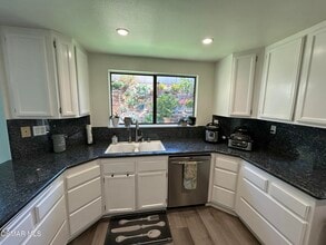 6772 Pheasant Ln in Oak Park, CA - Building Photo - Building Photo