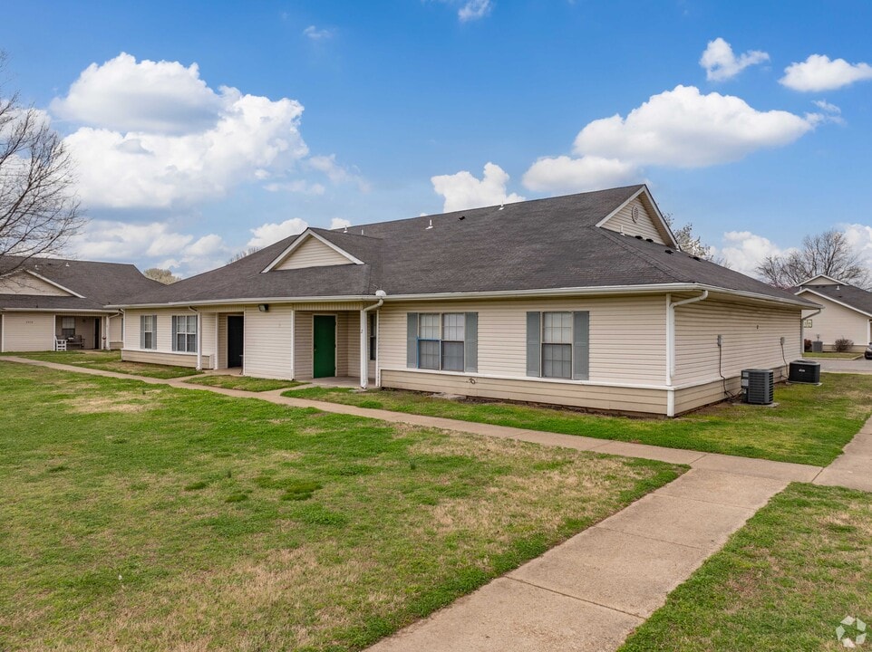 Caraway Commons in Jonesboro, AR - Foto de edificio