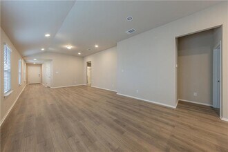 5705 Respinto Dr in Austin, TX - Building Photo - Building Photo