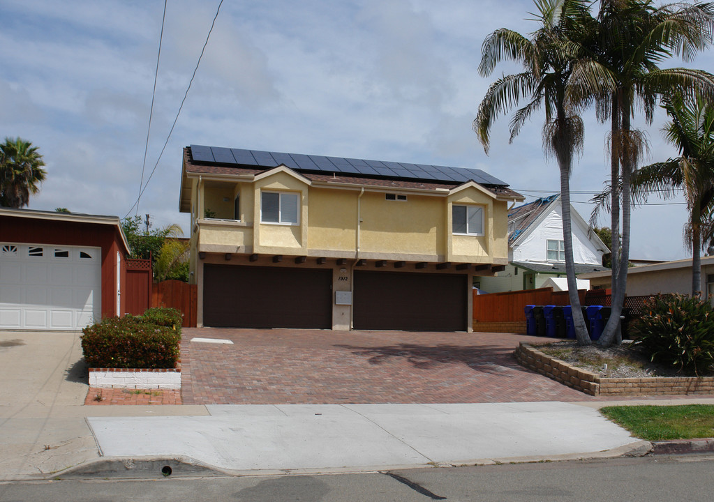 1912 Diamond St in San Diego, CA - Building Photo