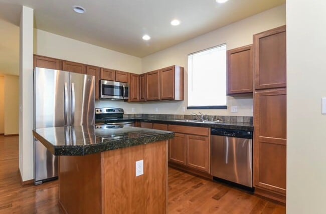1718 Delaford Pl