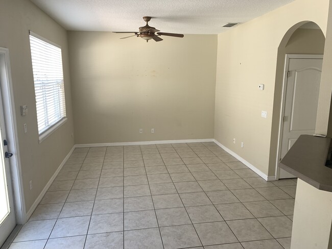 2215 J Lawson Blvd in Orlando, FL - Building Photo - Building Photo