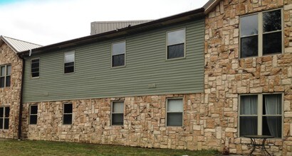 The Summit On Midland Trail in Ansted, WV - Building Photo - Building Photo