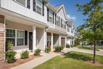 The Grove Residences in Charlotte, NC - Building Photo - Building Photo