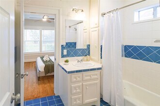 222 Moody St in Houston, TX - Foto de edificio - Building Photo