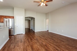 9727 Cypress Harbor Dr in Gibsonton, FL - Building Photo - Building Photo