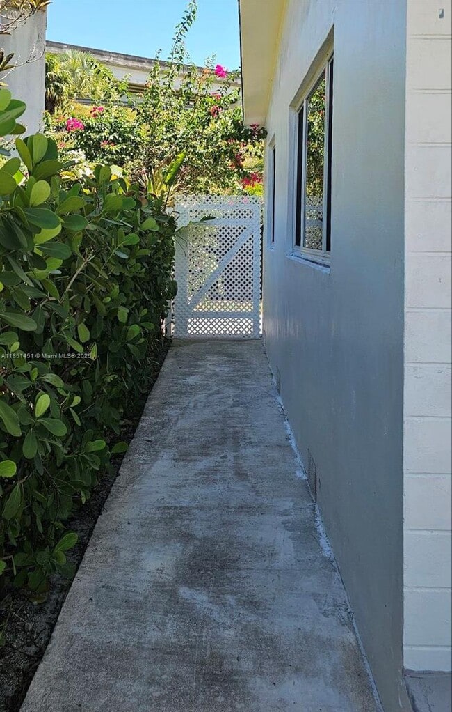720 NW 41st St in Miami, FL - Building Photo - Building Photo