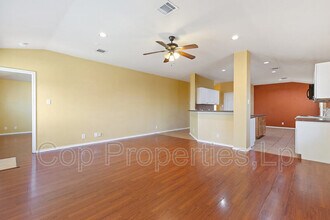 9179 Everton in San Antonio, TX - Building Photo - Building Photo