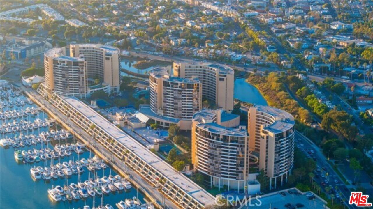 4337 Marina City Dr in Marina Del Rey, CA - Building Photo