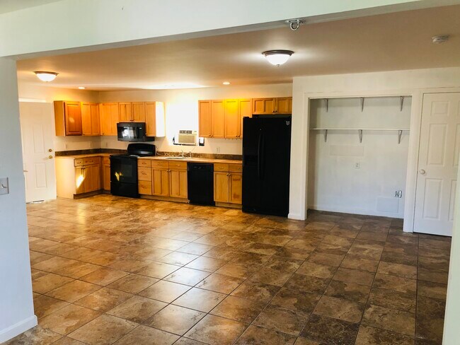 8 Lafayette St, Unit 8