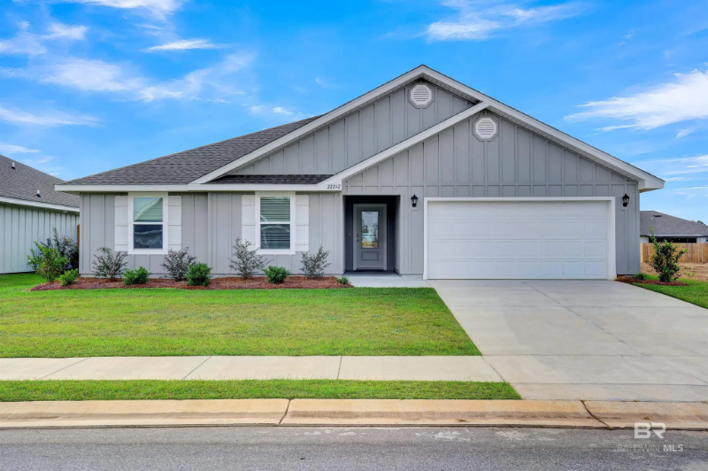 22242 Aleutian Ave in Foley, AL - Building Photo