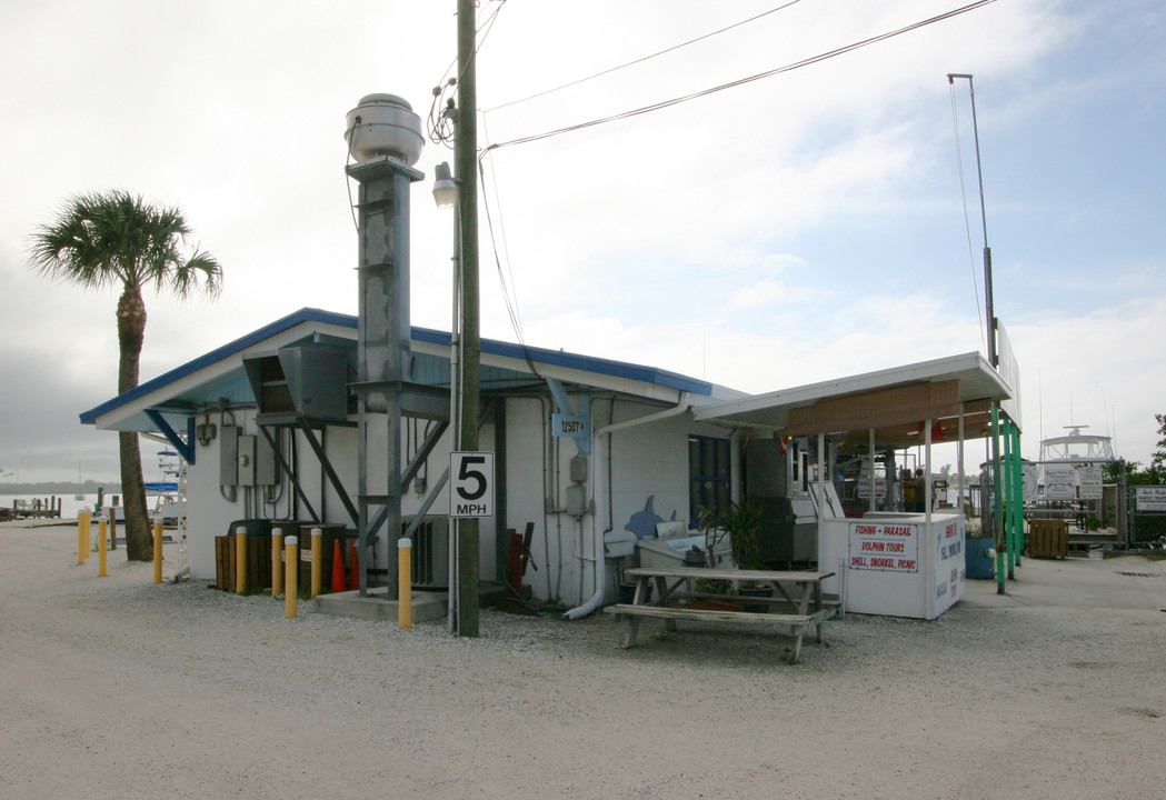 12507 Cortez Rd in Cortez, FL - Building Photo