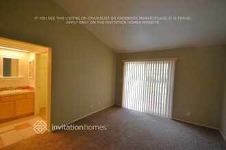 1320 Date Palm Dr in Palmdale, CA - Foto de edificio - Building Photo