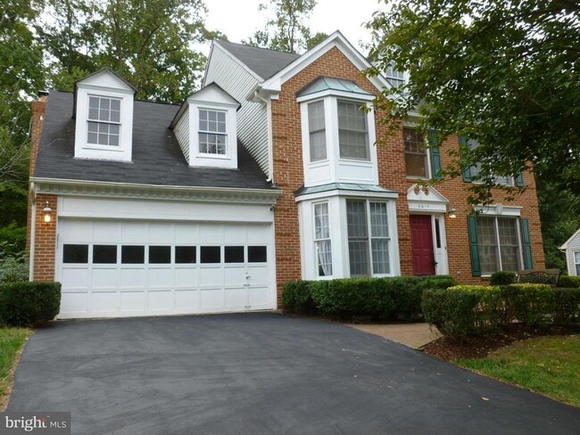 property at 8614 Oak Chase Cir