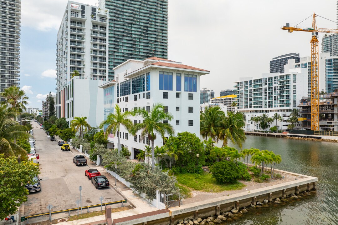Missioni Baia Residences in Miami, FL - Building Photo