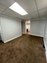 1227 E Chestnut St in Lancaster, OH - Building Photo - Building Photo