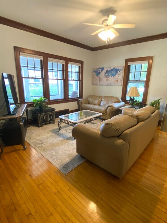 3027 S Superior St in Milwaukee, WI - Building Photo
