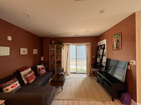 1016 17th Pl NE, Unit 102 in Washington, DC - Building Photo