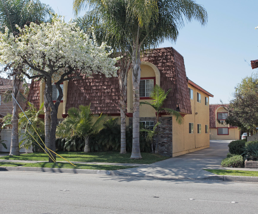 16119 Woodruff Ave in Bellflower, CA - Building Photo