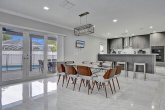 1000 Diplomat Pky in Hollywood, FL - Building Photo - Building Photo