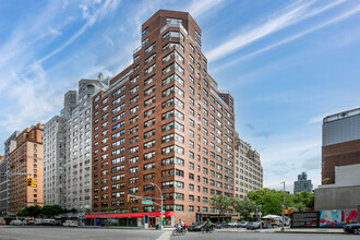 201 E 77th St in New York, NY - Building Photo - Building Photo