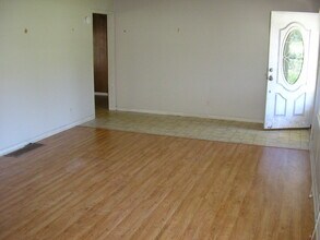 2427 Smallhouse Rd in Bowling Green, KY - Building Photo - Building Photo