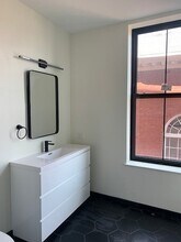 217 Essex St, Unit 302 in Salem, MA - Building Photo - Building Photo