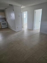 1575 NW 1st St in Miami, FL - Building Photo - Building Photo