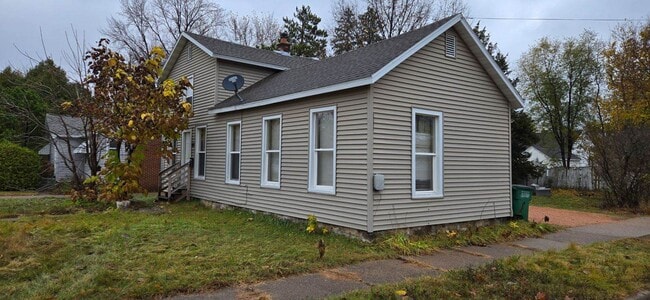 property at 410 8th St N