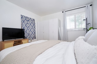 14616 Vía El Camino in Baldwin Park, CA - Foto de edificio - Building Photo