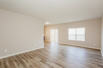 2232 Schoolmarm Dr in Greenfield, IN - Foto de edificio - Building Photo